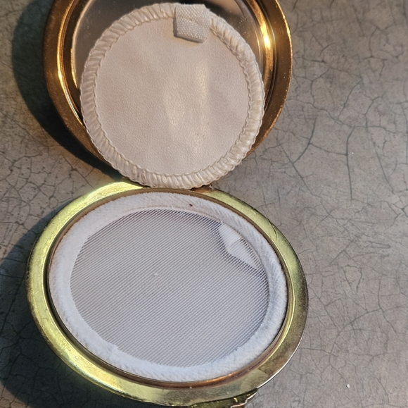 GUCCI VTG LOOSE POWDER COMPACT.INCLUDING LG.DUSTBAG.EUC!ELEGANT AS CAN BE ❤️ - Picture 10 of 15